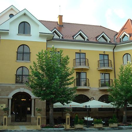 Hotel Chinar Хисаря Екстер'єр фото